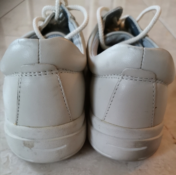 Easy Spirit Walking Shoes Sneakers Grey Beige Size 7W - Picture 6 of 8